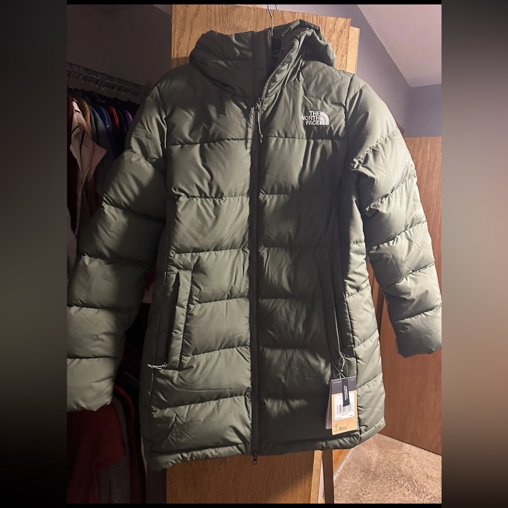 The North Face Gotham Parka Goose Down Jacket in Thyme Size: L NWT